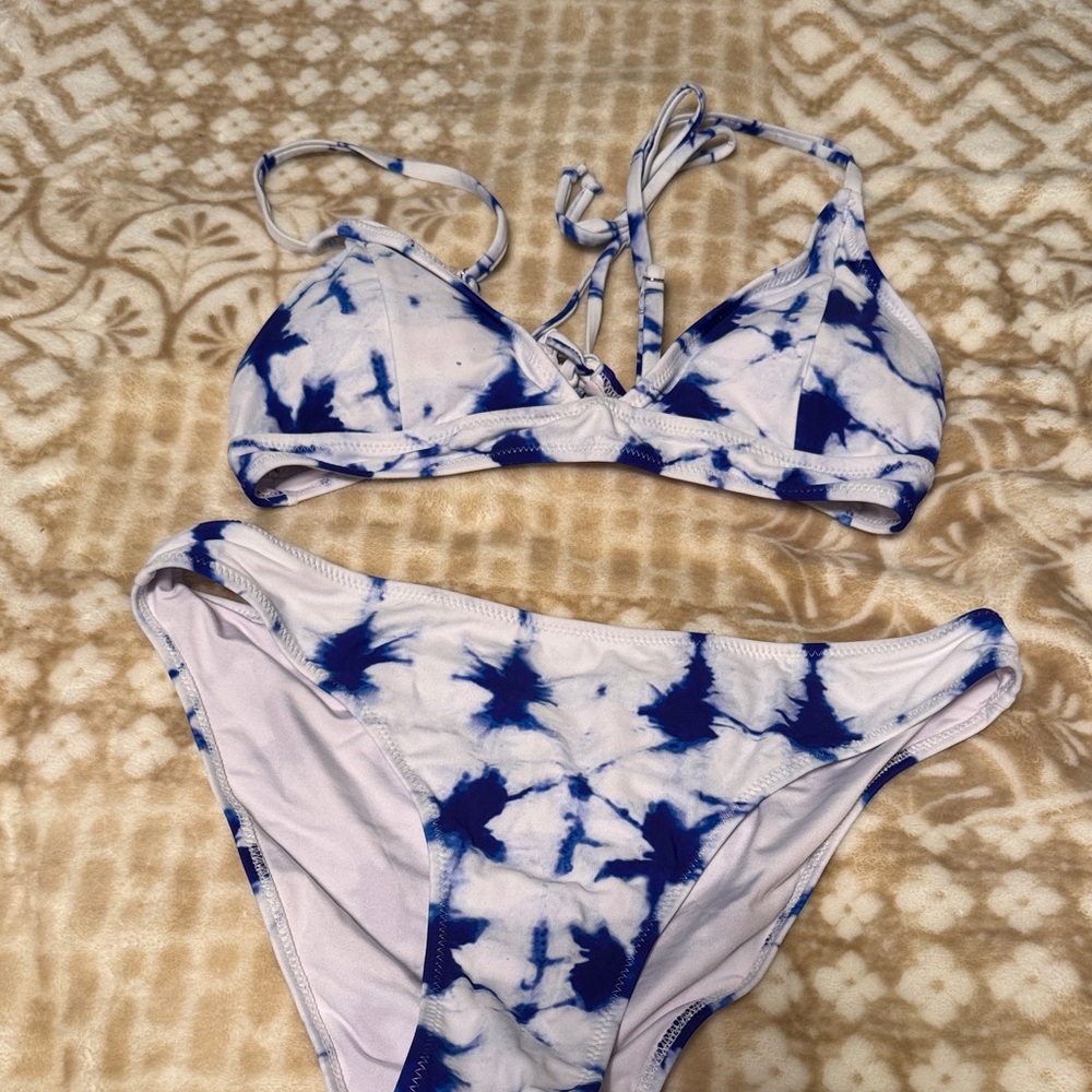 Cupshe Blue and White Tie-Dye Bikini